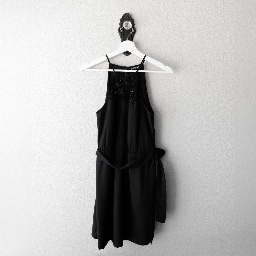 Express Dress Sz XS Black Halter Neck Belted Waist Keyhole Back Pockets Glam